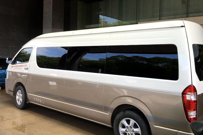 Private Departure Transfer: Yangshuo to Guilin Train Stations - The Vehicle and Driver Experience