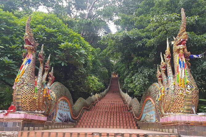 Private Guide: Doi Suthep and Wat Pha Lat Tour - Exploring Doi Suthep: The Iconic Temple with a View