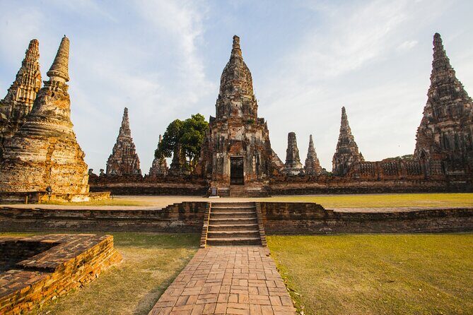 Private Guided Day Tour of the Ancient Ayutthaya - Who Should Book This Tour?