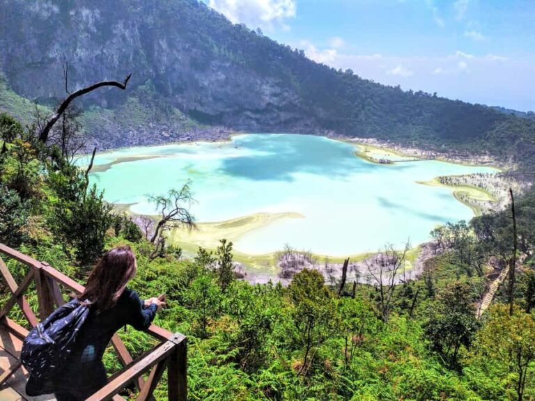 Private: Kawah Putih,Volcano,HotSpring,Mud Bathing,Lake Tour - The Experience in Detail