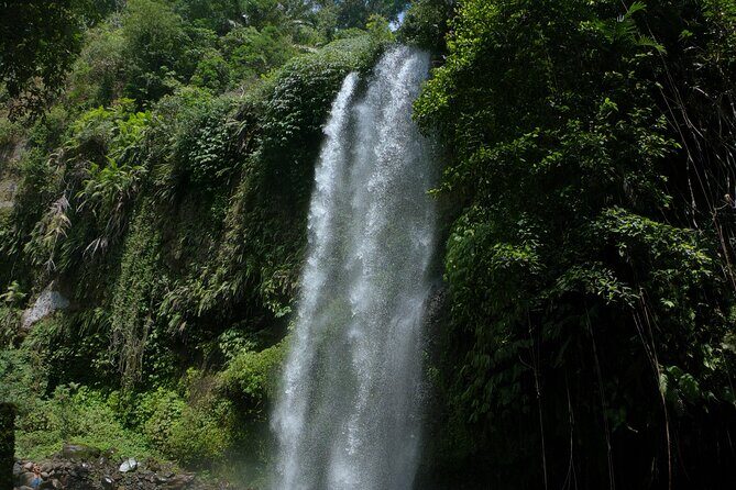 Private Lombok Historical Sightseeing and Waterfall Tour - Practical Tips for Your Trip