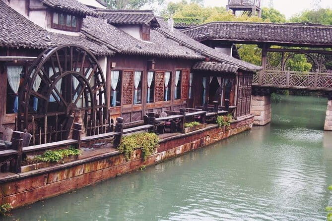 Private Round Trip Transfer to Wuzhen Water Town from Hangzhou - The Role of the Driver and Language