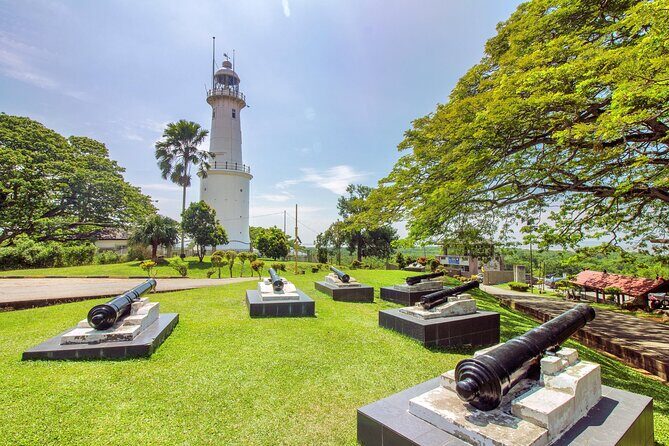 Private Selangor Day Tour : Batu Caves, Blue Mosque, Fruit Valley, Malawati Hill - Visiting the Blue Mosque: Architectural Grandeur and Spiritual Significance