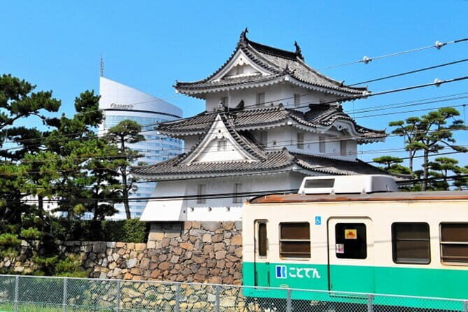 Private Takamatsu Busshozan Onsen Car Rail Tour - Ritsurin Garden: Japan’s Largest Cultural Garden