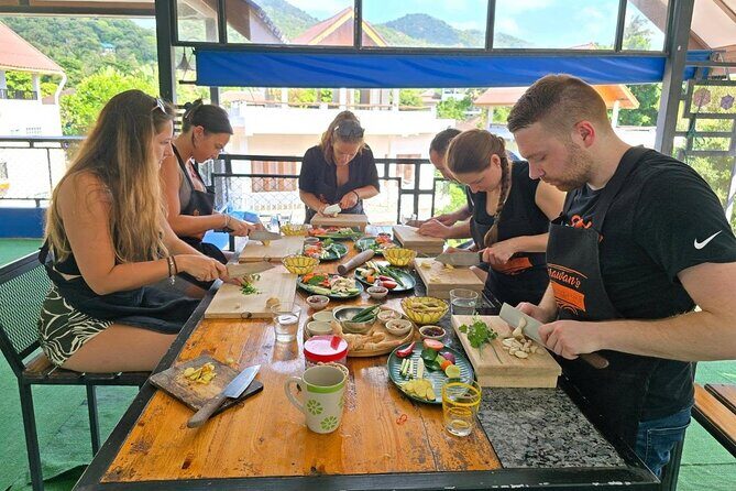 Private Thai Cooking Class at Rooftop Kitchen on Koh Tao - The Learning Process and Techniques