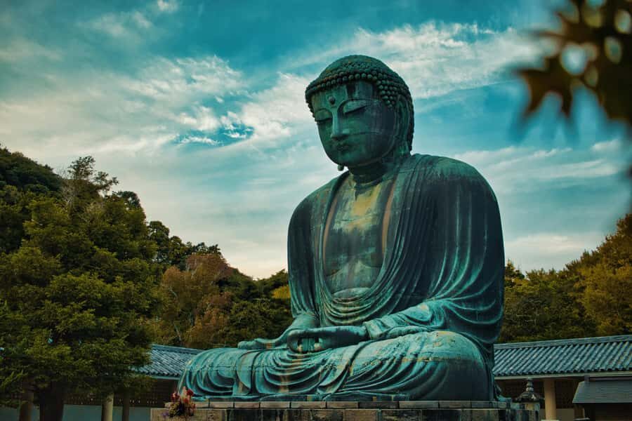 Private Tokyo Day Escape: Kamakura, Yokohama & Daikoku PA - Exploring Kamakuras Temples and Streets