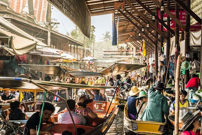 Private Tour : Damnoen Saduak Floating Market from Bangkok (SHA Plus) - Arriving at Damnoen Saduak: Market & Boat Ride