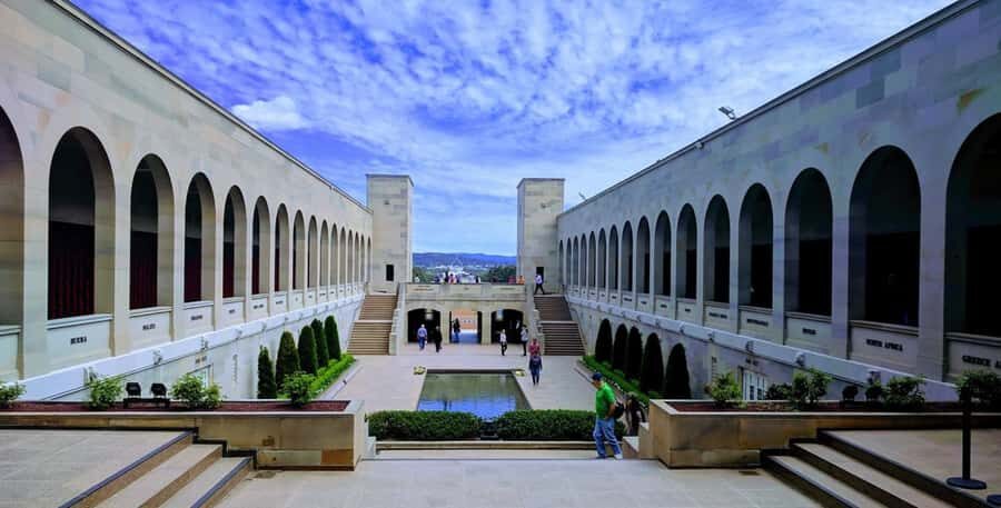Private Tour: From Sydney to Canberra Full Day Tour - Discovering Canberra’s Top Attractions