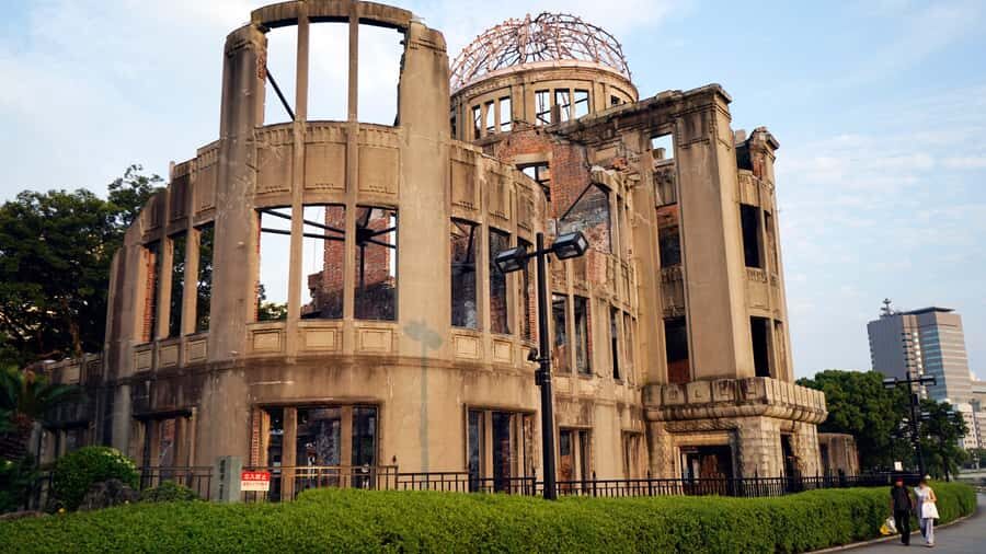 Private Tour of Hiroshima Peace Park & Miyajima Island - The Heart of Hiroshima: Peace Memorial Park and Museum