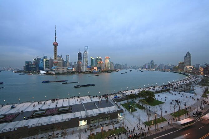 Private Tour of Shanghai Night View and Dinner in Oriental Pearl Tower - The Value and Practicalities