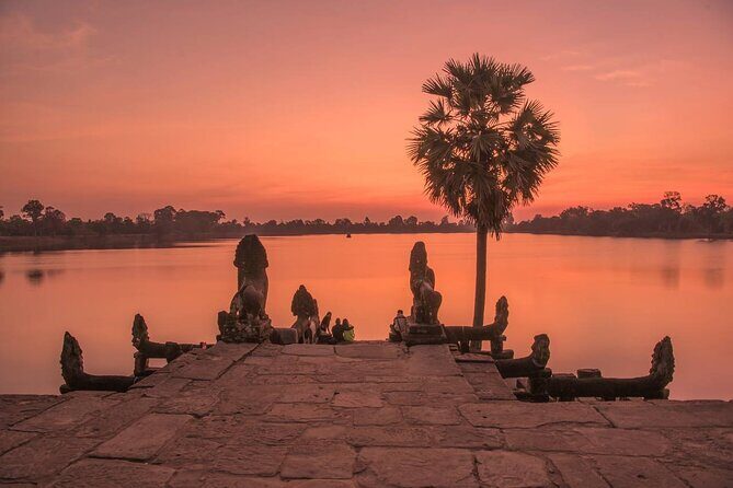 Private Tour to Angkor Wat and Bayon Temple with Pickup - Stop 1: Angkor Wat – Sunrise and Grandeur