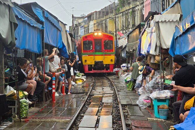 Private Tour to Railway Market and Floating Market - The Itinerary Breakdown