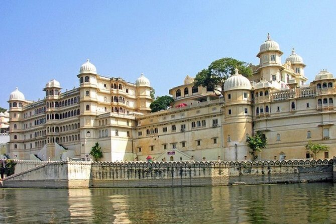 Private Transfer From Udaipur Hotel To Udaipur Airport - The Booking Process and What’s Included