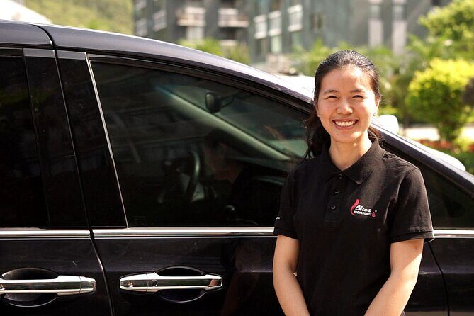 Private Transfer: Guangzhou Baiyun Airport to Guangzhou Nan Railway Station - The Vehicle and Guides