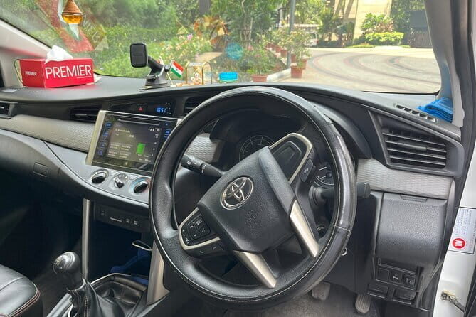 Private Transfer Mumbai Airport by Innova Crysta - Who Should Consider This Service?