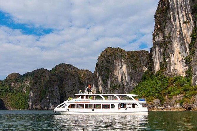 Private Transfer On Expressway & Join Deluxe Cruise in Halong Bay - What Makes This Tour Stand Out