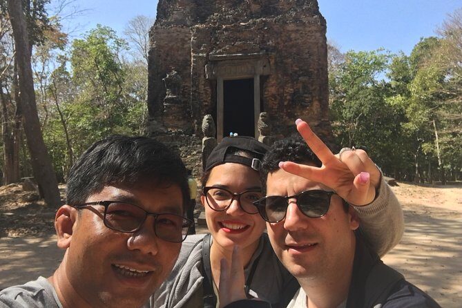 Private Transfer Siem Reap - Phnom Penh with Stop Sightseeing - What to Expect From the Transportation and Guides