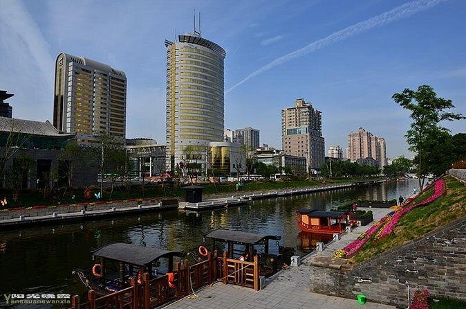 Private Transfer with Guide: Xi'an International Airport to Xian Hotel - What Past Travelers Say