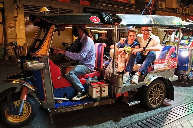 Private Tuk Tuk Night Adventure with Dinner - Who Should Consider This Tour?