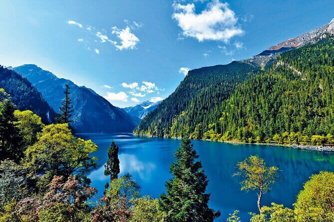 Private VIP Tour:2-Day JiuzhaigouHuanglong Highlights Experience - The Itinerary in Detail