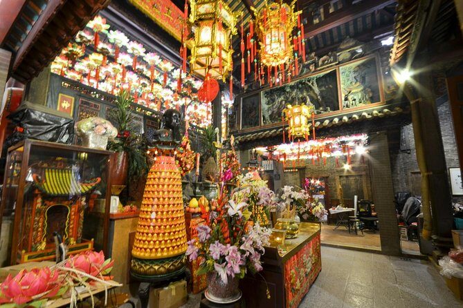 Private Walking Foodie Tour: The Best Bites of Hong Kong Island - Who is This Tour Best Suited For?