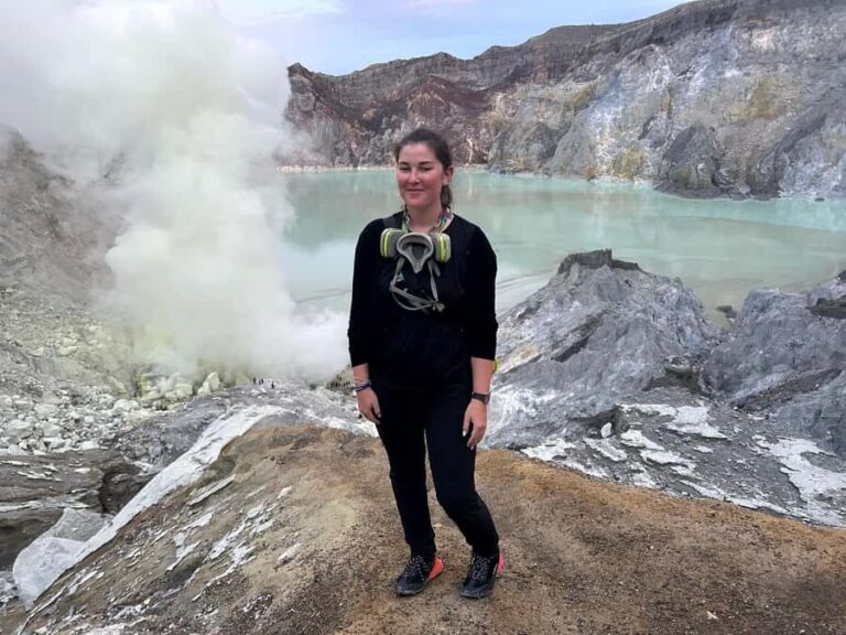 Probolinggo: Ijen Crater Blue Fire Tour with Transfer - The Night-time Trek to Ijen