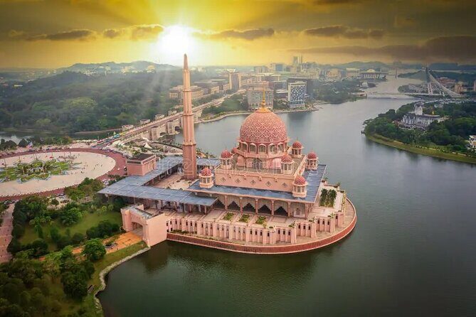 Putrajaya Pink Mosque and Blue Mosque Shah Alam Day Tour - Who Is This Tour Best Suited For?