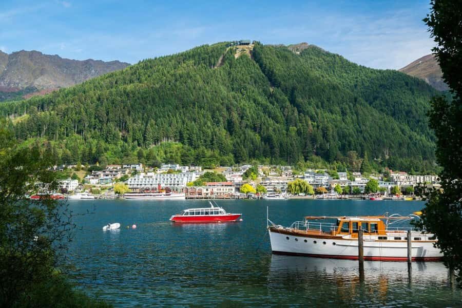 Queenstown Private Walking Tour: Culture, Nature & History - Enjoying Queenstown’s Natural Beauty