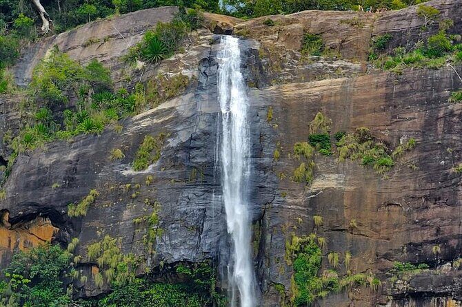 Ravana and Diyaluma Falls Tour with Natural Pool and Local Lunch - Why Choose This Tour?