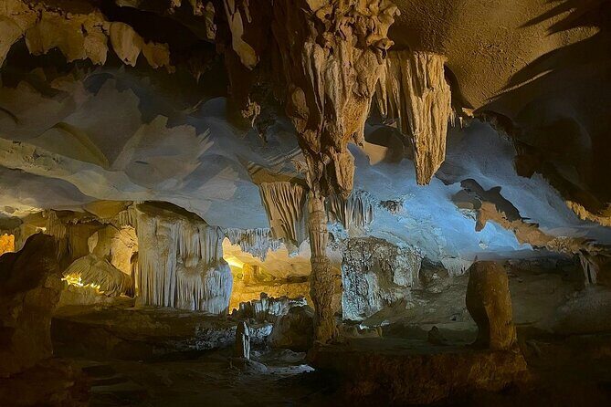 Renea Cruises 2-Day Voyage Through Bai Tu Long's Untouched Beauty - Journeying into Bai Tu Long Bay: What To Expect