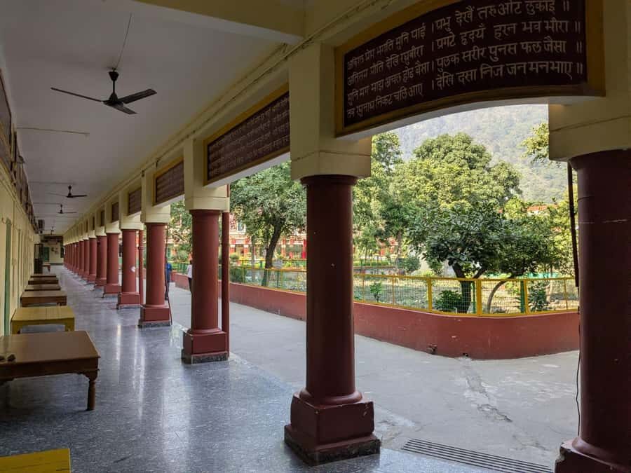 Rishikesh: Riverfront Walking Tour with Temples & Ashrams - An In-Depth Look at the Rishikesh Riverfront Walking Tour