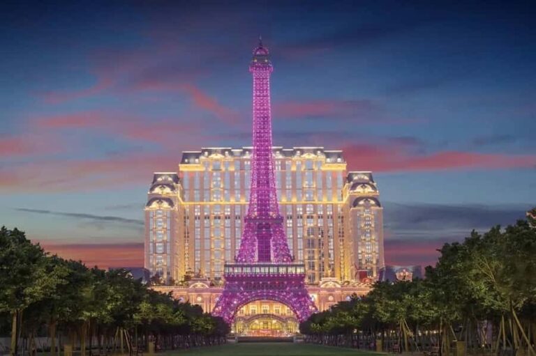 Romantic Encounters with Your Beloved at The Parisian Macao - The Value of This Experience