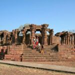 Sacred Sanctuaries: Omkareshwar & Asirgarh Fort Day Tour - Detailed Breakdown of the Itinerary