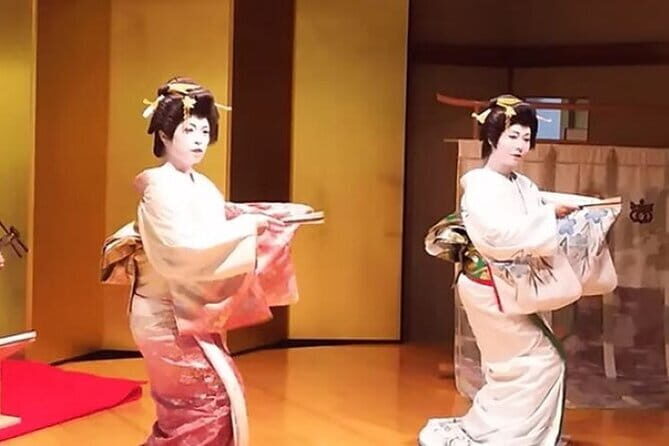 Samurai Fencing Geisha Dance and Mito Kairakuen Garden - Mito Geisha Dance at Bantei