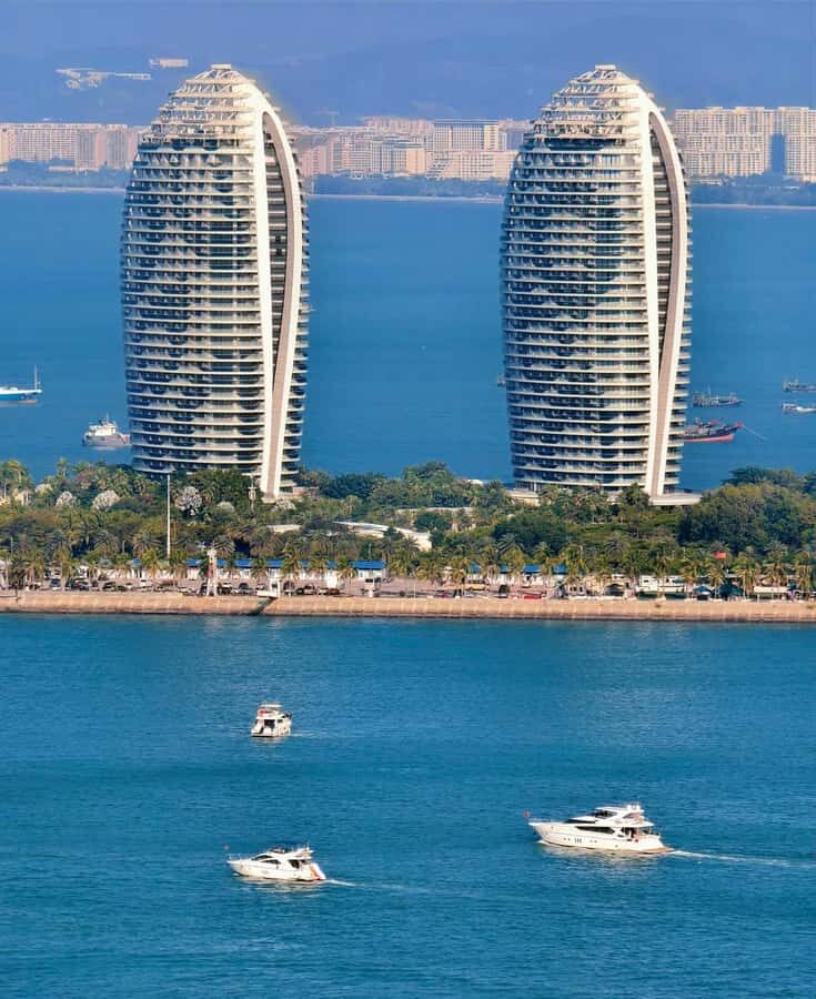 Sanya 3-Hour Scenic Park & Local Market Discovery Tour - What to Expect from Each Stop