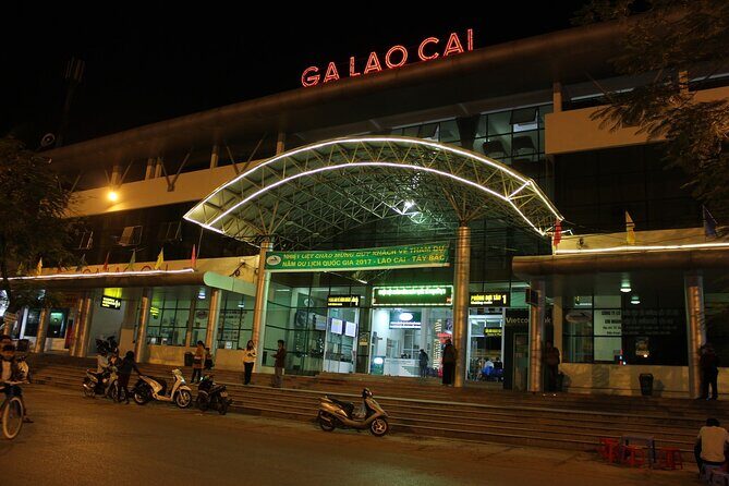 Sapa Hanoi Overnight Train - Shared 4 Berth Cabins - Who Will Love This Experience?