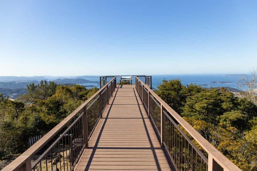 Sasebo: Traditions, Tastes Tour with Selective Shop Hopping - Exploring Yonkacho Shopping Arcade