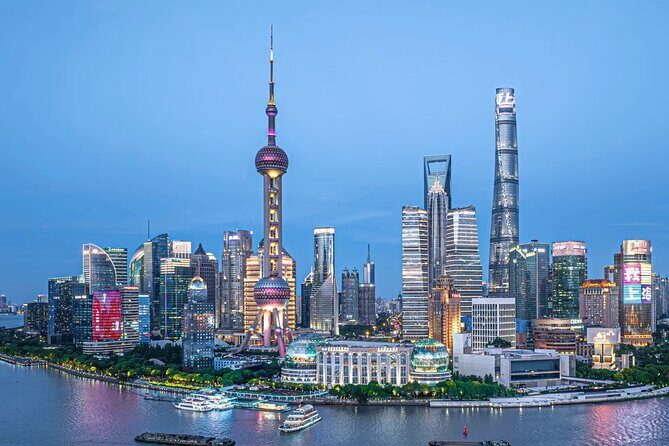 Seat in coach Night Scenery in Shanghai and Shanghai Dinsum Taste - Comfort, Convenience, and Practical Details