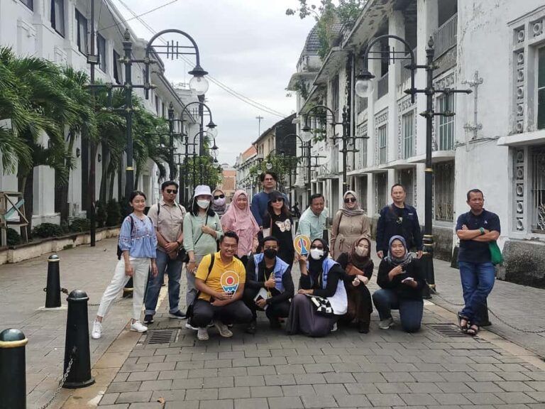 Semarang: Old Town Walking Tour With Local Storytelling - The Detailed Breakdown of the Tour