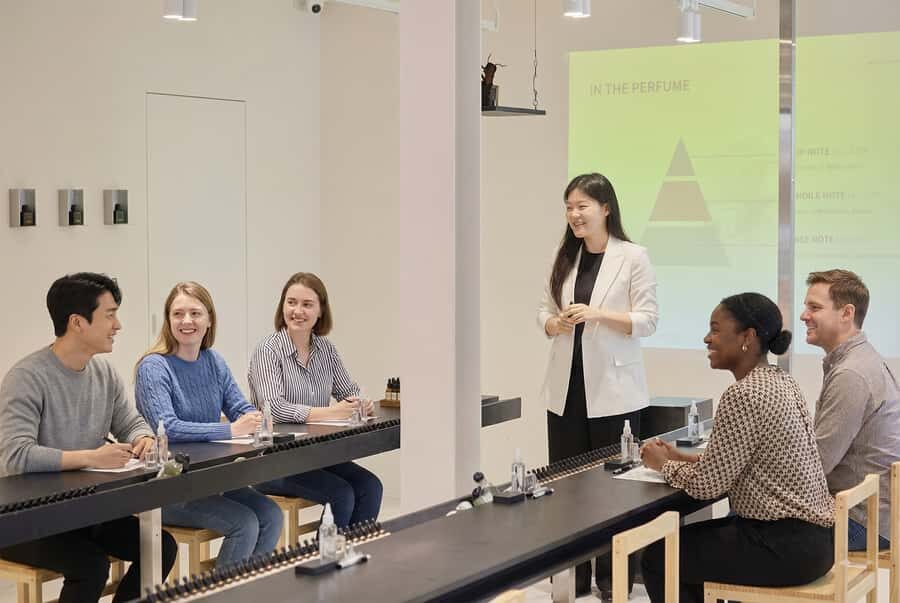 Seoul: Create Your Own Luxury Niche Perfume in Hongdae - Authentic Experiences and Reviews