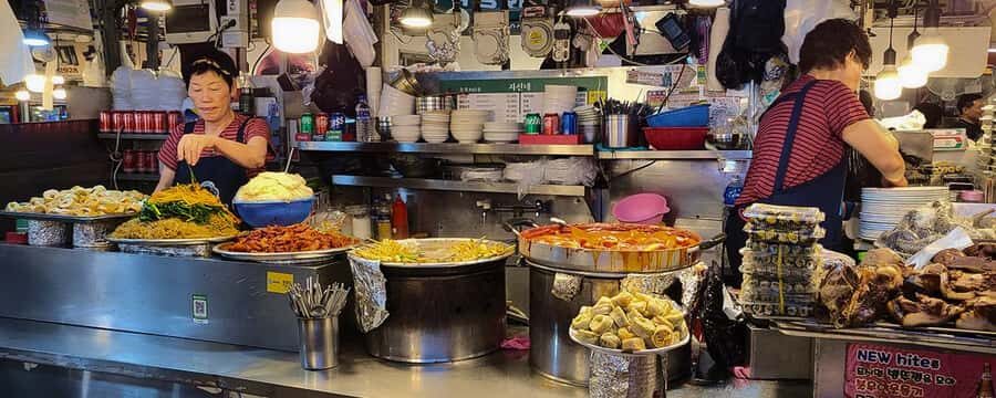 Seoul: Gwangjang Market, Naksan Park, Hidden Gems Night Tour - A Deep Dive into the Experience