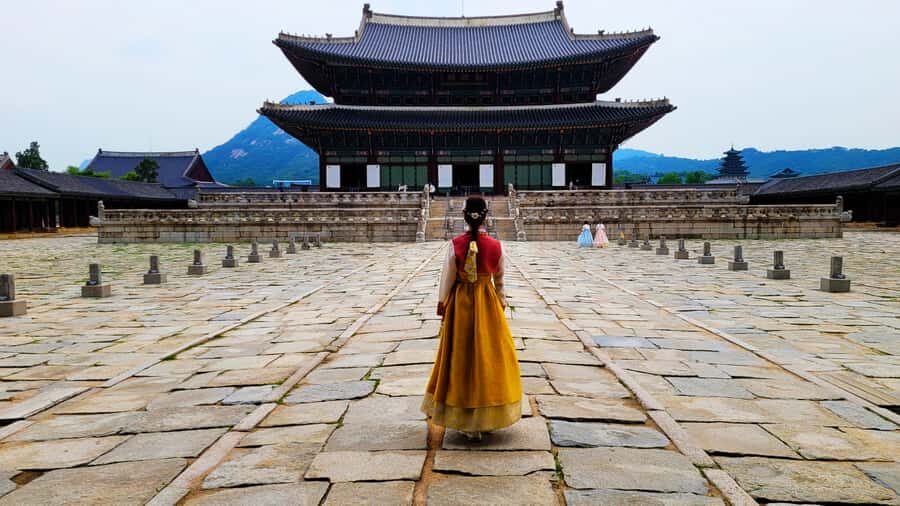 Seoul: Gyeongbokgung Palace, Jogyesa Temple, Bukchon Village - Detailed Breakdown of Each Stop