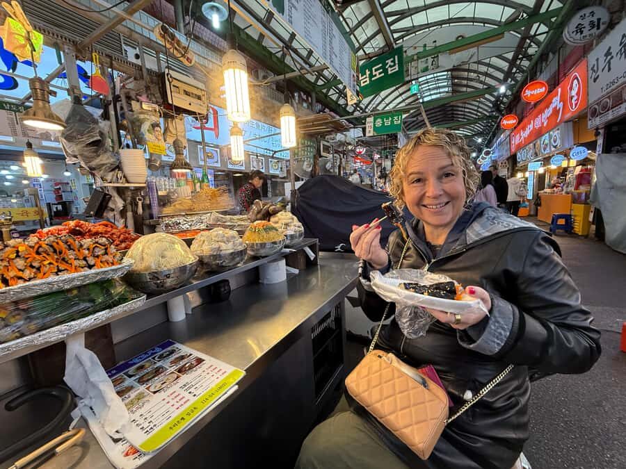 Seoul: Local Vibes, Food & Market Tour with 12+ Tastings - Detailed Breakdown of the Experience