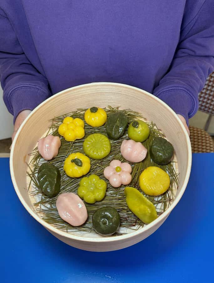 Seoul: Make Your Own Colorful Korean Rice Cakes in a Hanok - Why This Experience Works