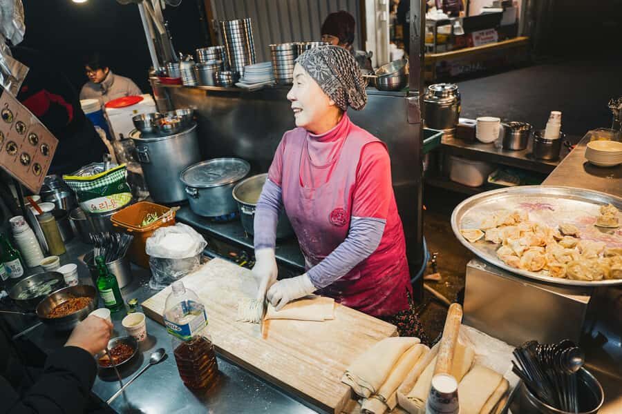 Seoul: Night Tour - Changgyeonggung Palace & 11 Tastings - Detailed Breakdown: What Youll Experience