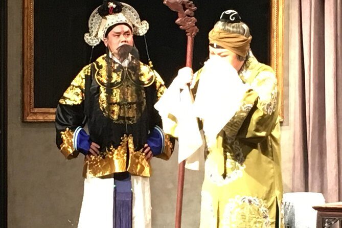 Shanghai at Night with Chinese Opera, Dinner, and Drinks - Authenticity and Local Experience