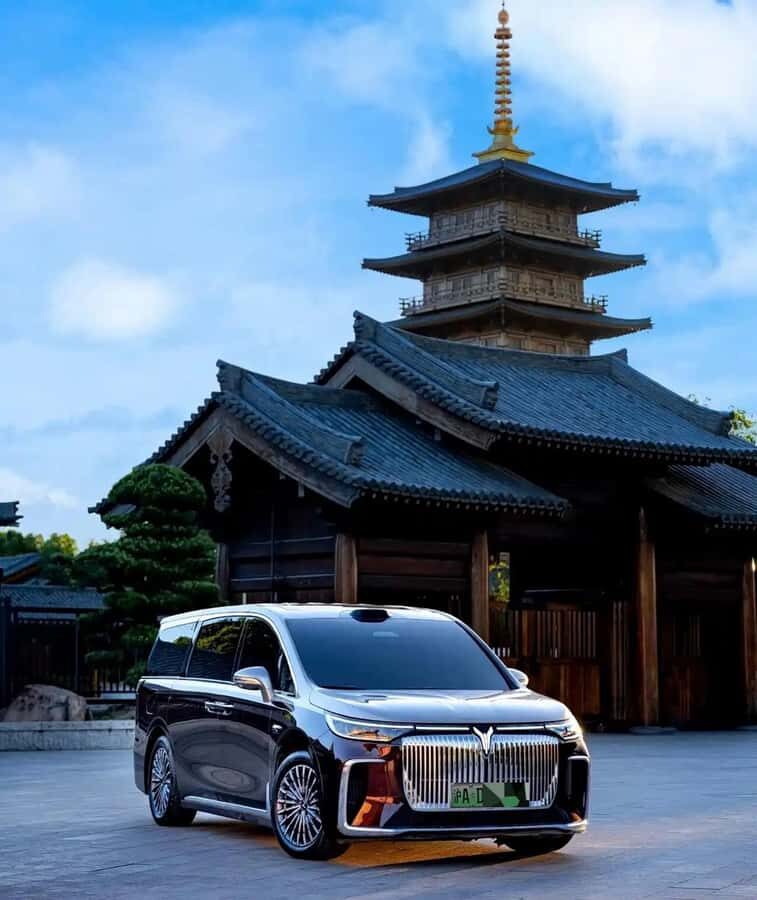 Shanghai Customized tour with local guide and 7seats car - Itinerary Breakdown and Experiences