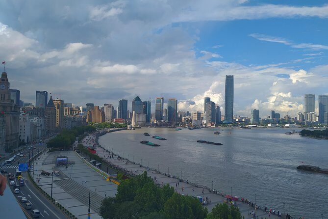 Shanghai day tour customized:Bund,YuGarden,Shanghai Tower,HuangpuRiver,Nanjinglu - What Travelers Say