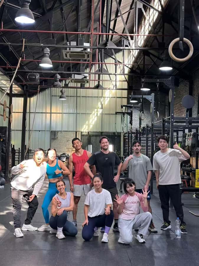 Shanghai Fitness & Culture Tour with Gym, Jade Buddha Temple - What to Expect from the Tour