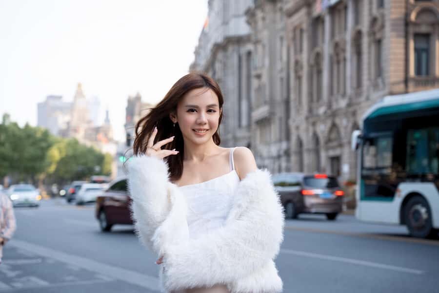Shanghai: Professional Photoshoot Walking Tour - What to Expect from This Photoshoot Experience